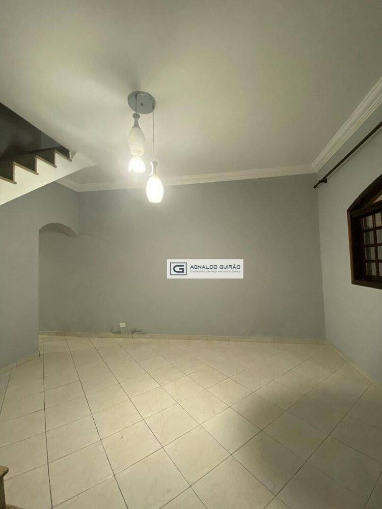 Sobrado à venda com 3 quartos, 191m² - Foto 1