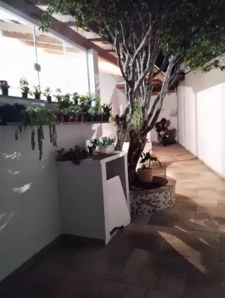 Casa, 3 quartos, 260 m² - Foto 1