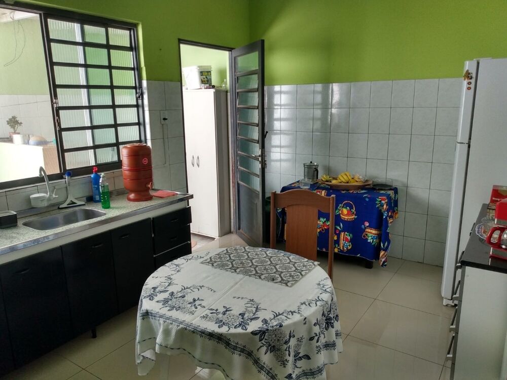Casa, 4 quartos, 140 m² - Foto 1