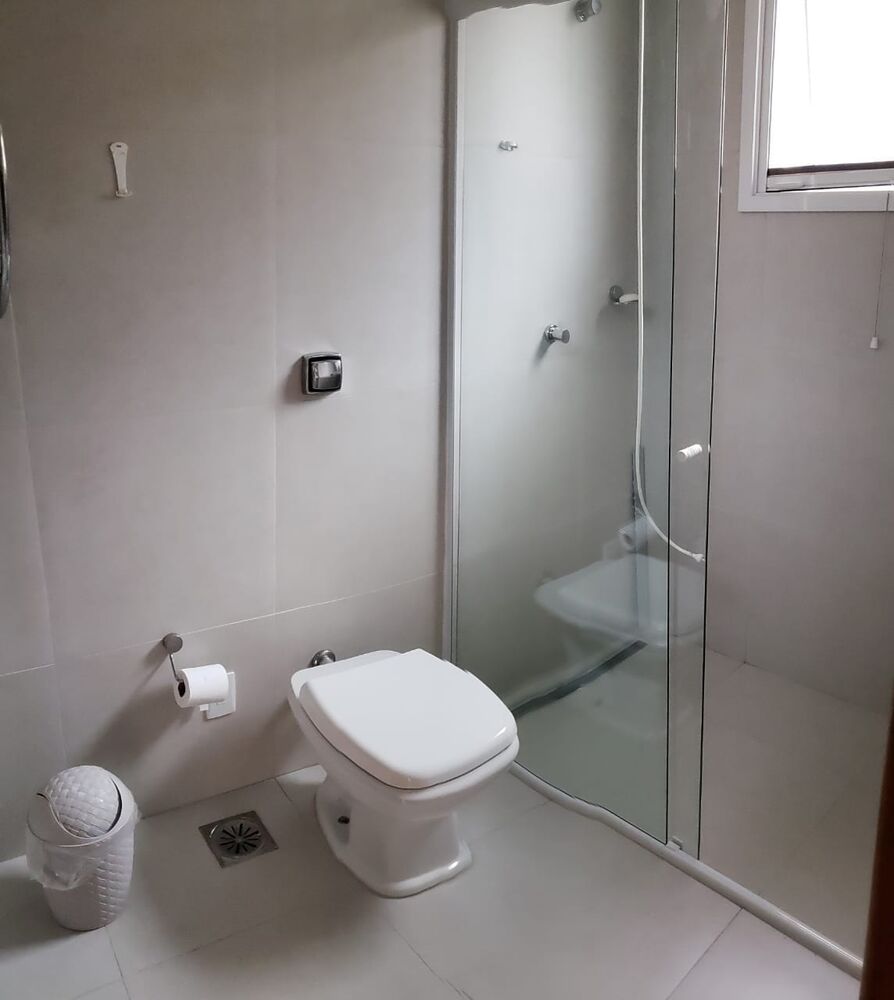 Casa de Condomínio à venda com 3 quartos, 357m² - Foto 2