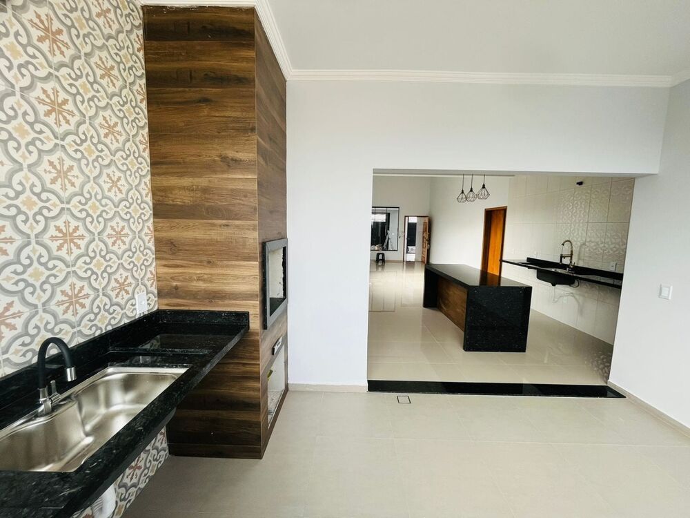 Casa à venda com 3 quartos, 197m² - Foto 2