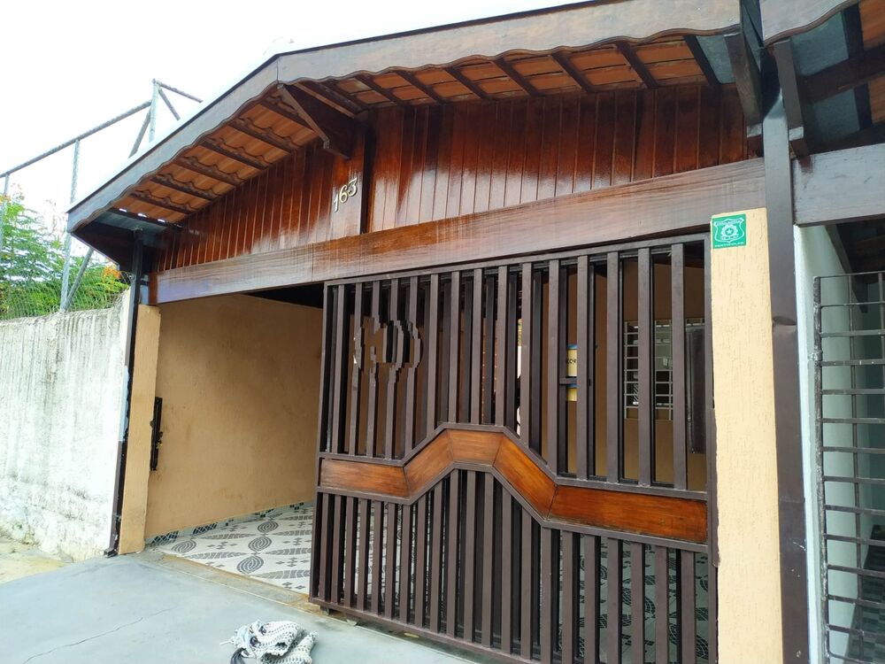 Casa à venda com 2 quartos, 100m² - Foto 1