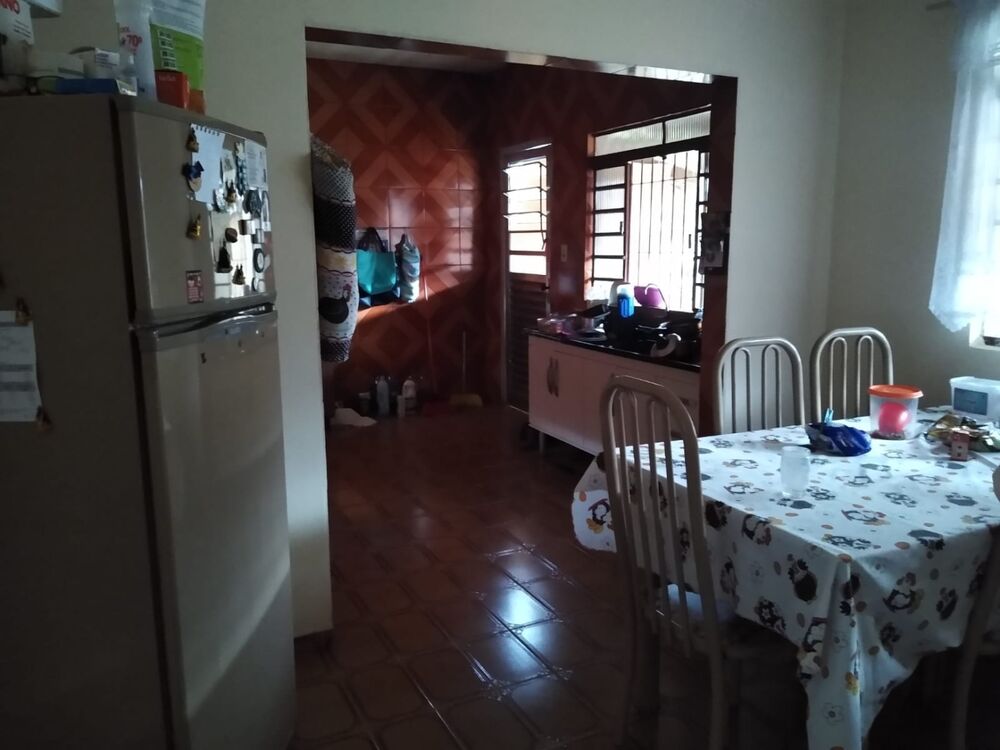 Casa à venda com 2 quartos, 87m² - Foto 2