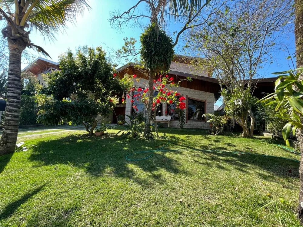 Sobrado, 6 quartos, 350 m² - Foto 1