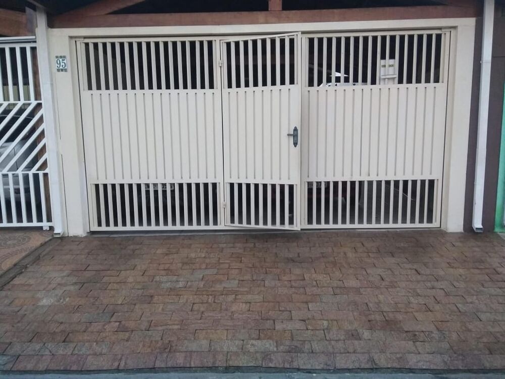 Casa à venda com 2 quartos, 125m² - Foto 1
