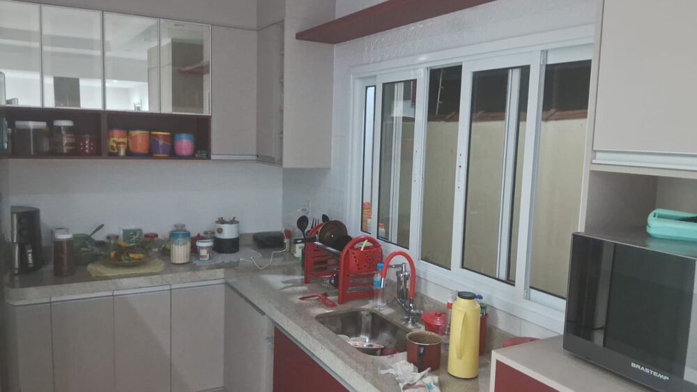 Casa, 3 quartos, 217 m² - Foto 2