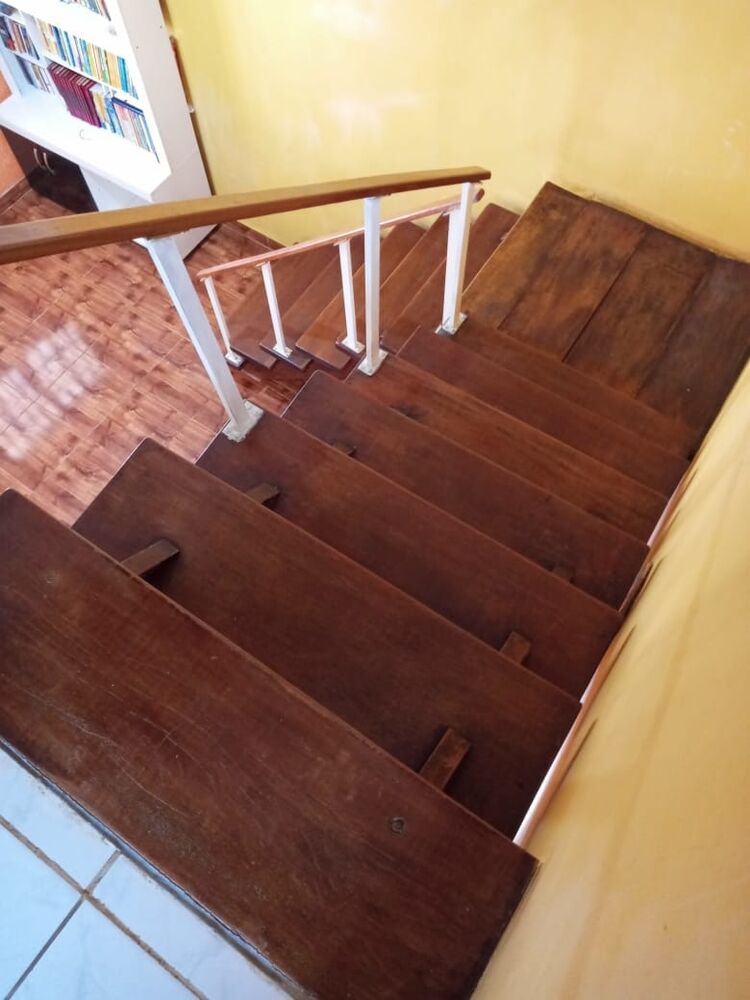 Chácara à venda com 6 quartos, 1600m² - Foto 1