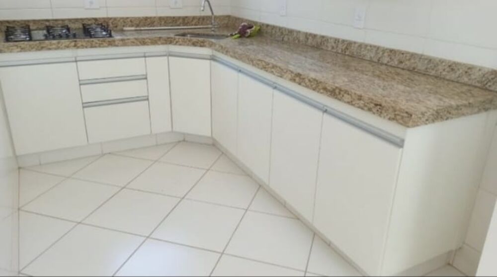 Apartamento à venda com 3 quartos, 125m² - Foto 2