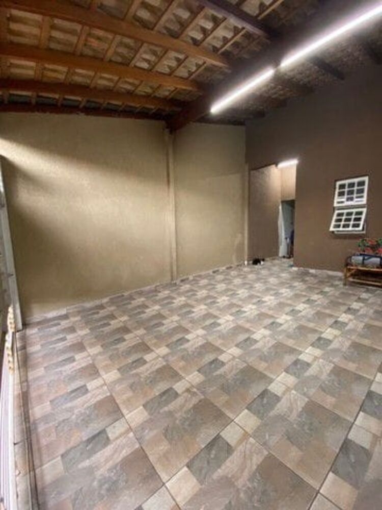 Casa à venda com 2 quartos, 70m² - Foto 1