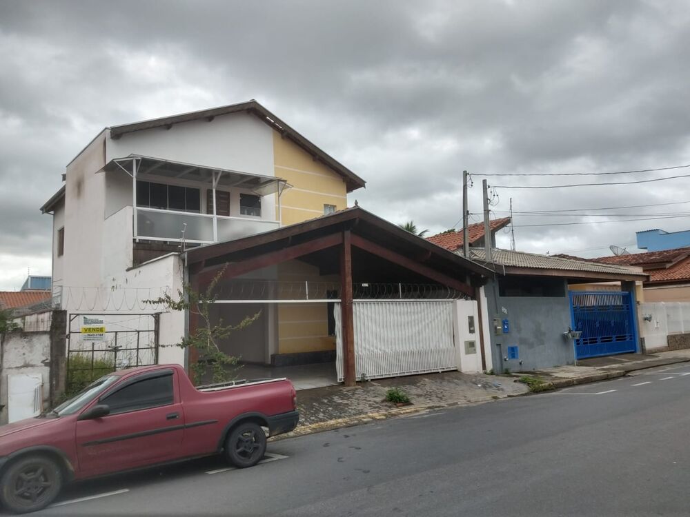 Casa, 5 quartos, 260 m² - Foto 1