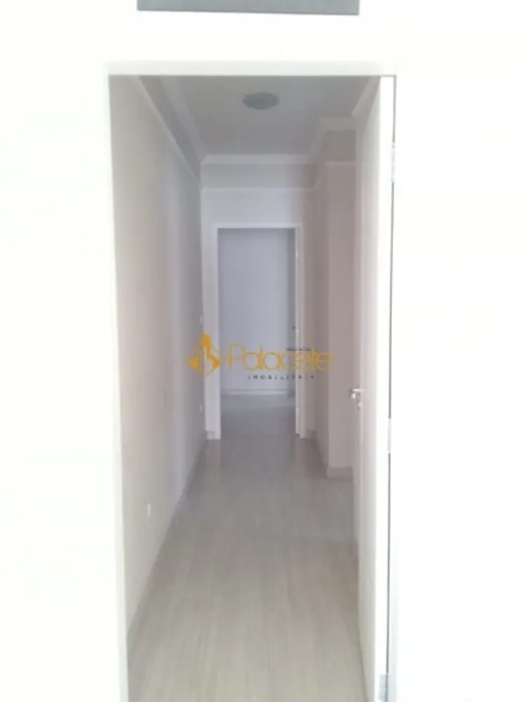 Casa, 3 quartos, 230 m² - Foto 3