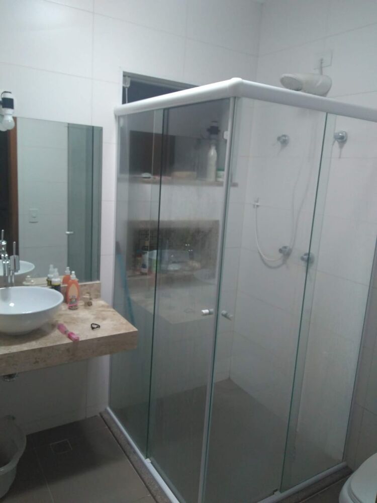 Casa de Condomínio à venda com 3 quartos, 210m² - Foto 2