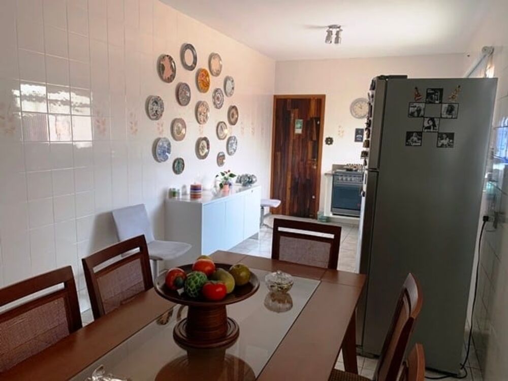 Casa à venda com 3 quartos, 208m² - Foto 4