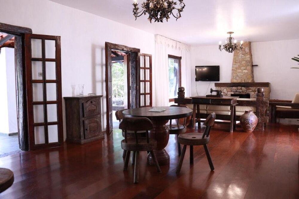 Sítio, 8 quartos, 10000 m² - Foto 5