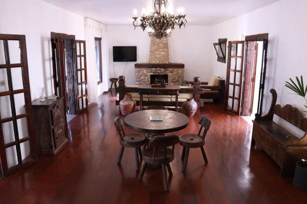 Sítio, 8 quartos, 10000 m² - Foto 6