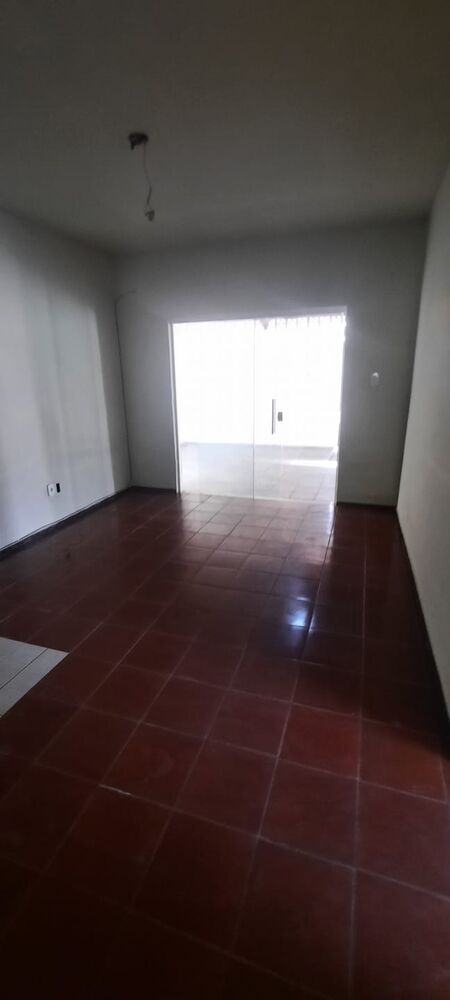 Casa à venda com 3 quartos, 200m² - Foto 4