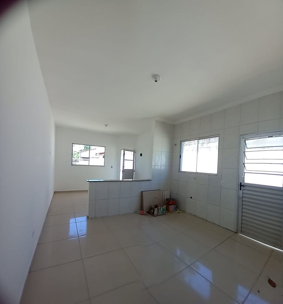 Casa à venda com 2 quartos, 60m² - Foto 3