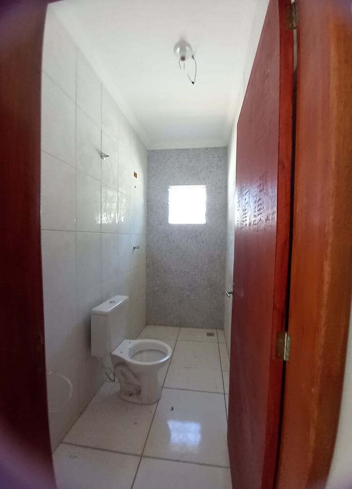 Casa à venda com 2 quartos, 60m² - Foto 2