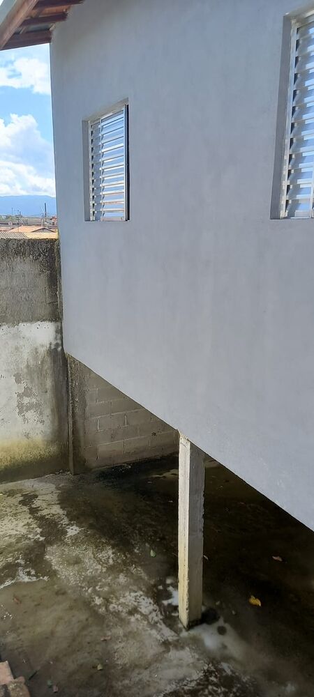 Casa à venda com 2 quartos, 60m² - Foto 4
