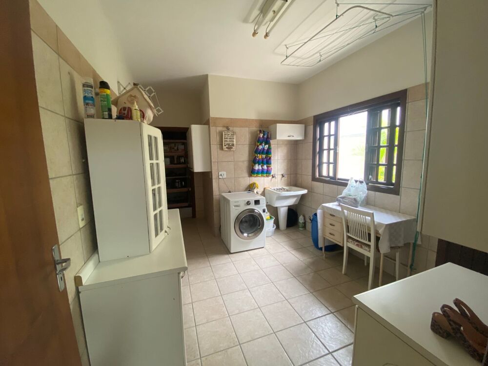 Casa à venda com 3 quartos, 390m² - Foto 3