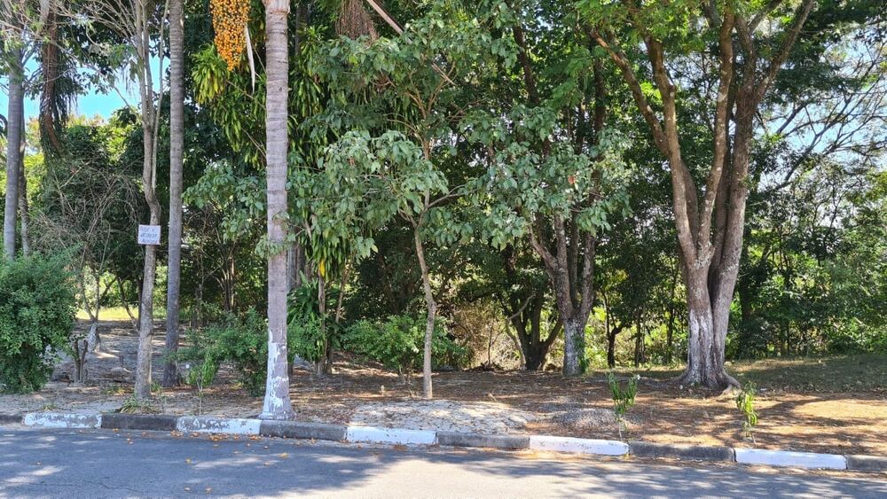 Casa à venda com 3 quartos, 250m² - Foto 1