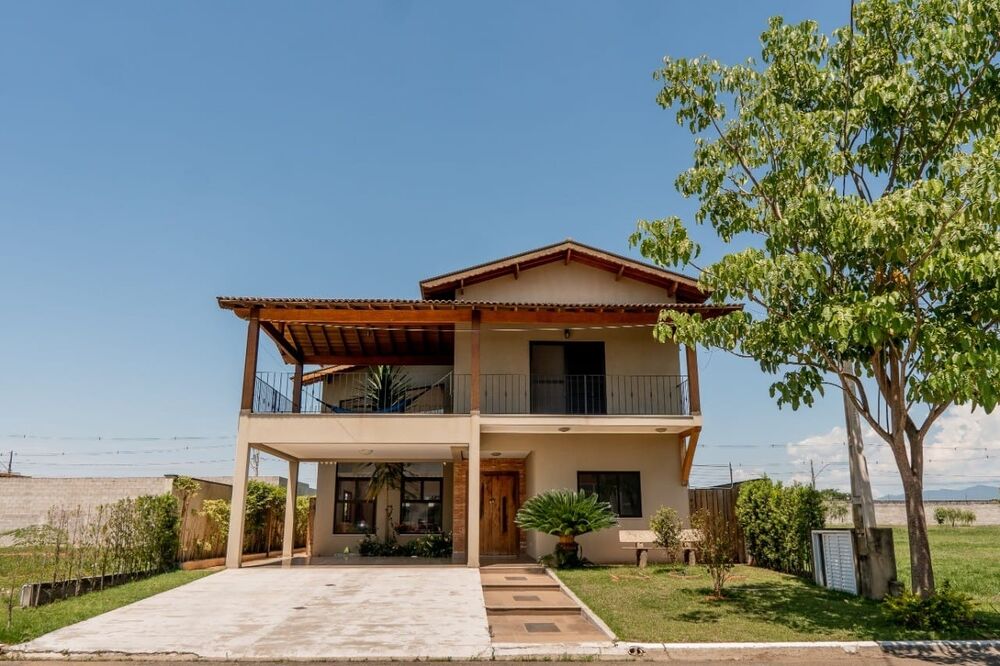 Casa de Condomínio para alugar com 4 quartos, 580m² - Foto 3