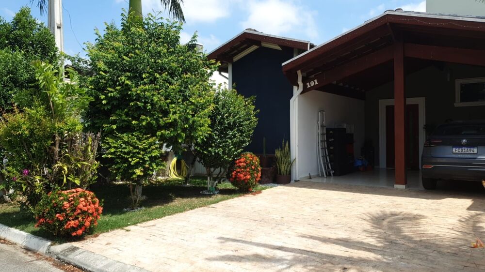 Casa de Condomínio à venda com 3 quartos, 142m² - Foto 1