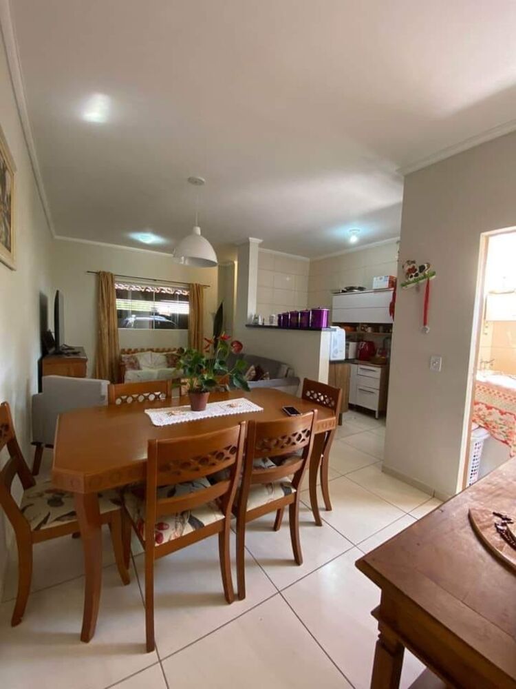 Casa à venda com 2 quartos, 90m² - Foto 8