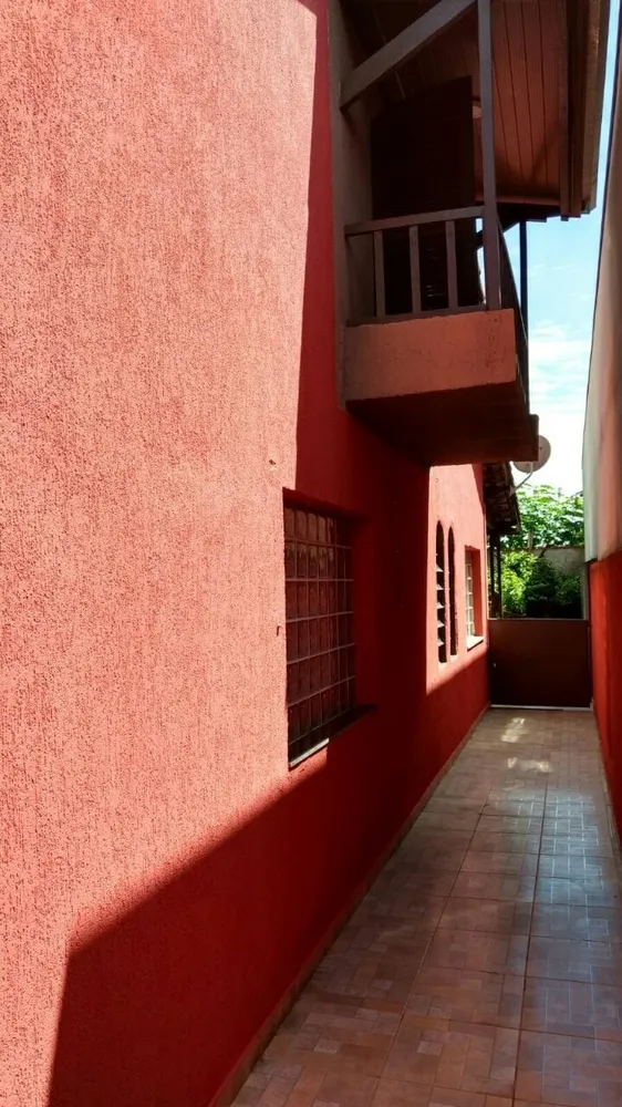 Casa, 5 quartos, 220 m² - Foto 2