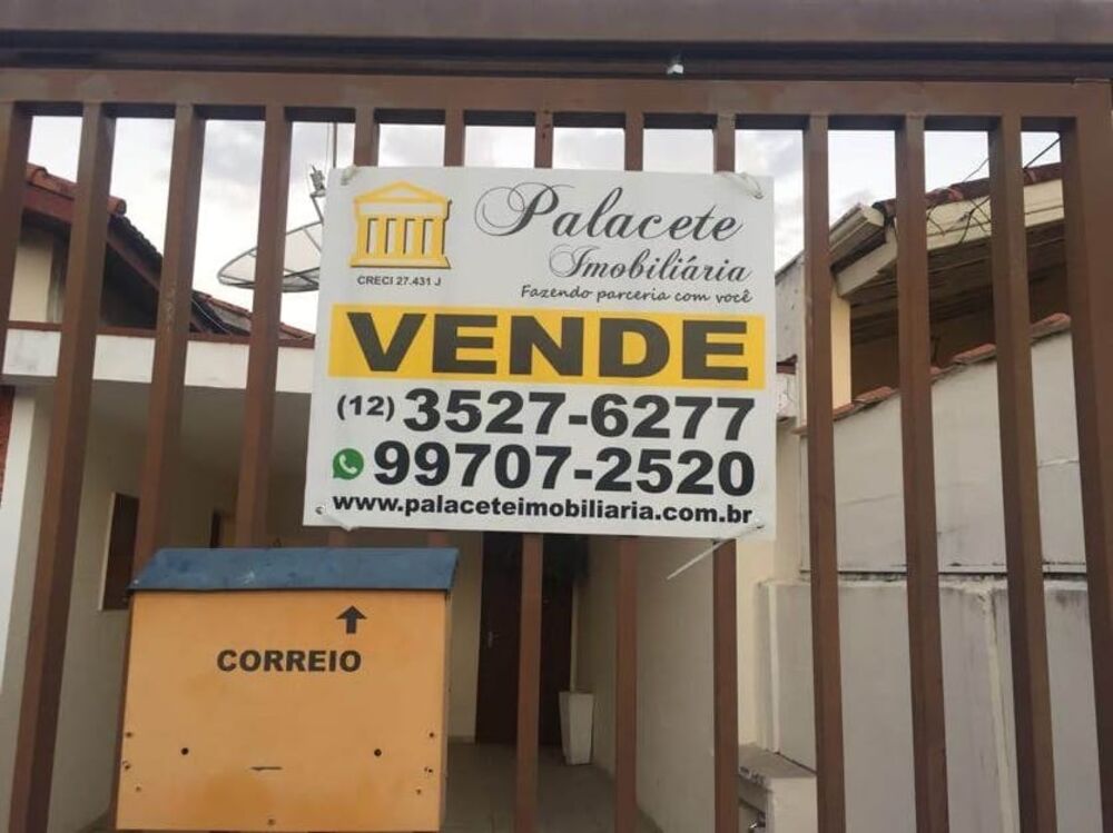 Casa à venda com 3 quartos, 125m² - Foto 1
