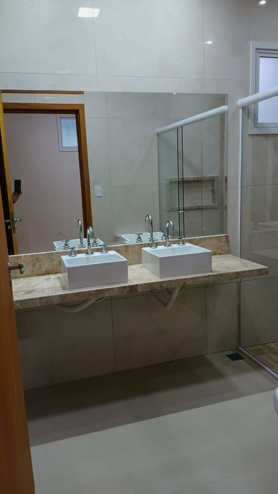 Casa de Condomínio à venda com 3 quartos, 184m² - Foto 1