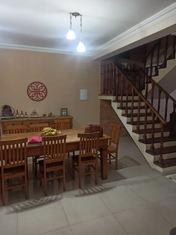Sobrado, 3 quartos, 272 m² - Foto 2