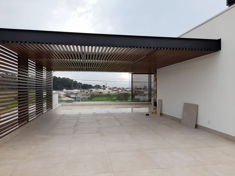 Sobrado à venda com 4 quartos, 500m² - Foto 1