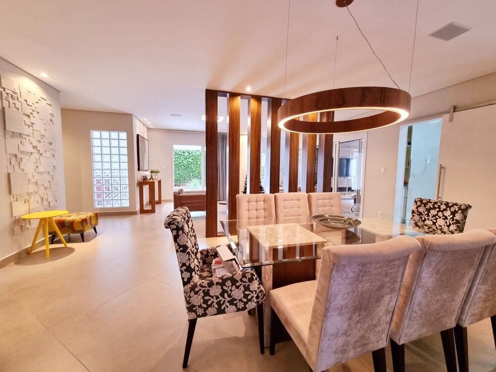 Casa de Condomínio à venda com 4 quartos, 500m² - Foto 1