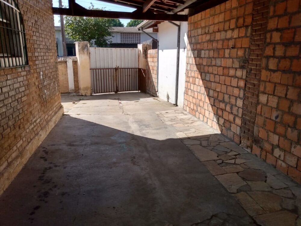 Casa à venda com 2 quartos, 156m² - Foto 2