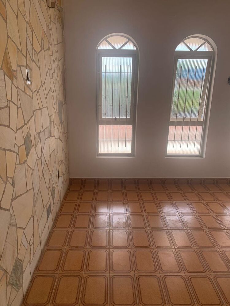 Casa para alugar com 5 quartos, 200m² - Foto 16