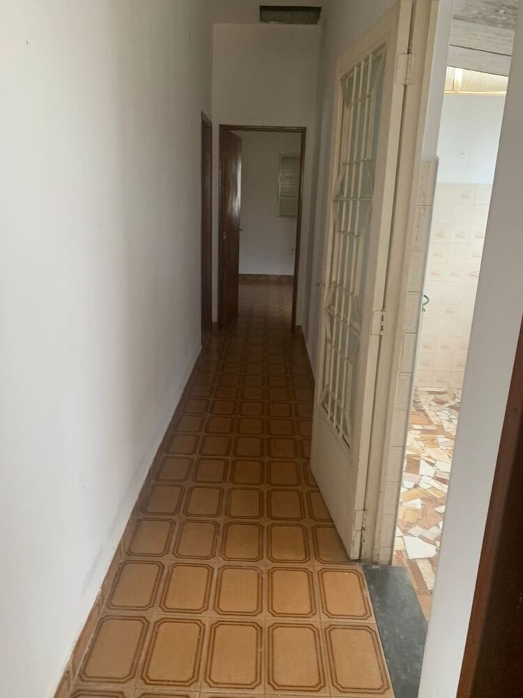 Casa para alugar com 5 quartos, 200m² - Foto 13