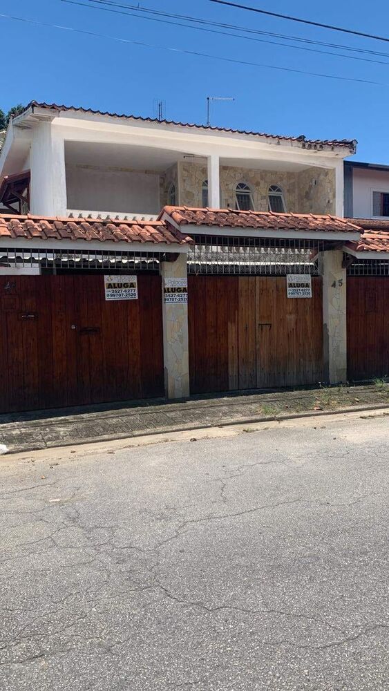 Casa para alugar com 5 quartos, 200m² - Foto 3