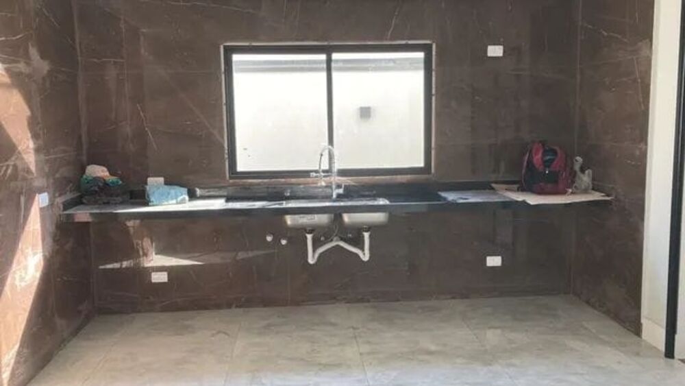 Casa de Condomínio à venda com 3 quartos, 232m² - Foto 1