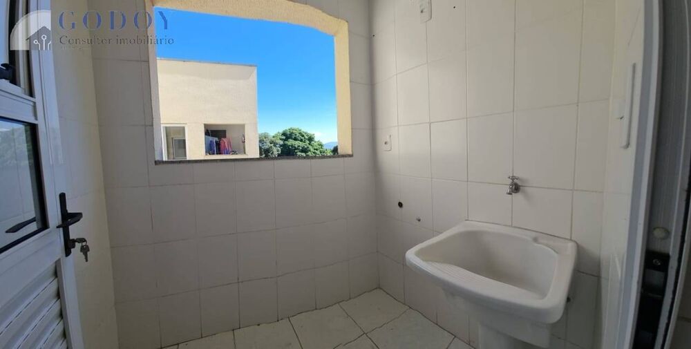 Apartamento à venda com 2 quartos, 68m² - Foto 4