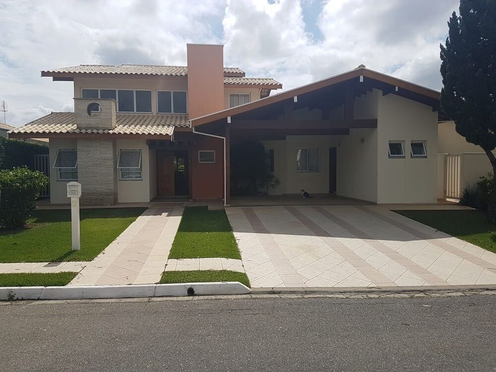 Casa de Condomínio à venda com 3 quartos, 380m² - Foto 1