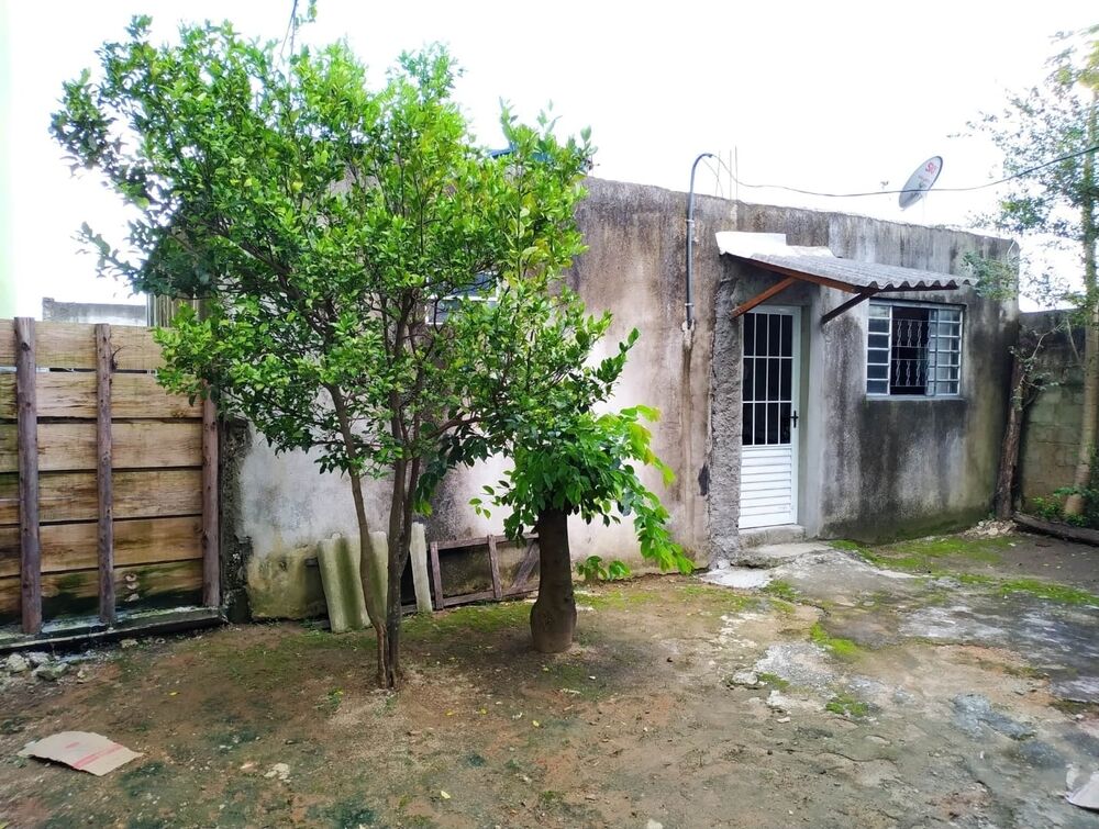 Casa à venda com 2 quartos, 80m² - Foto 2