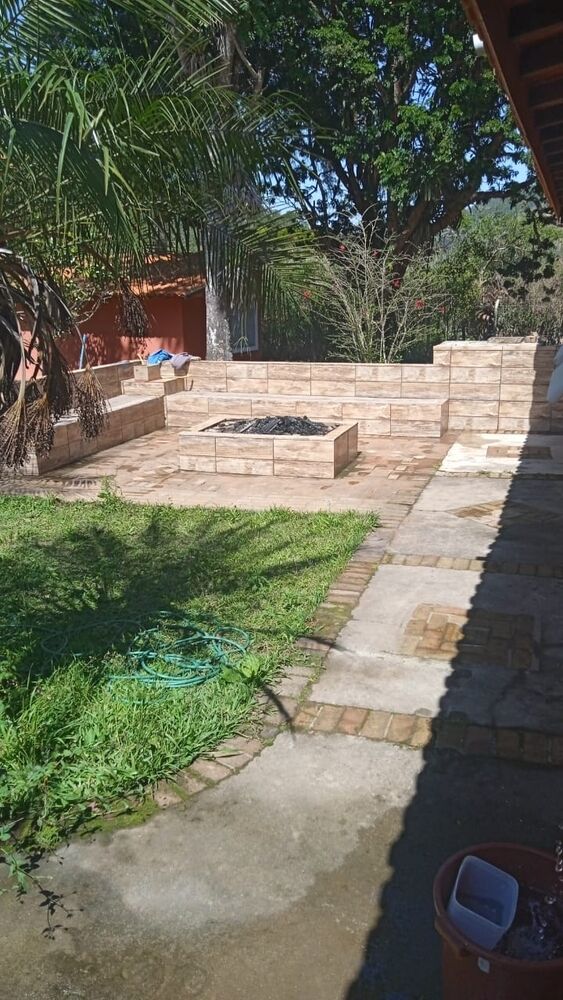 Chácara à venda com 4 quartos, 300m² - Foto 1