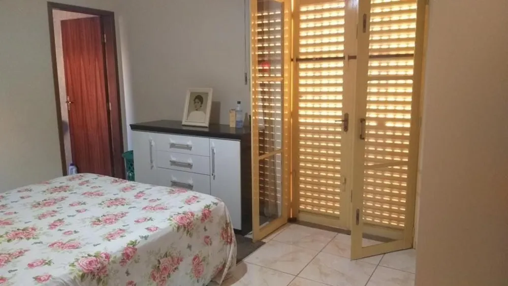 Casa, 3 quartos, 250 m² - Foto 1