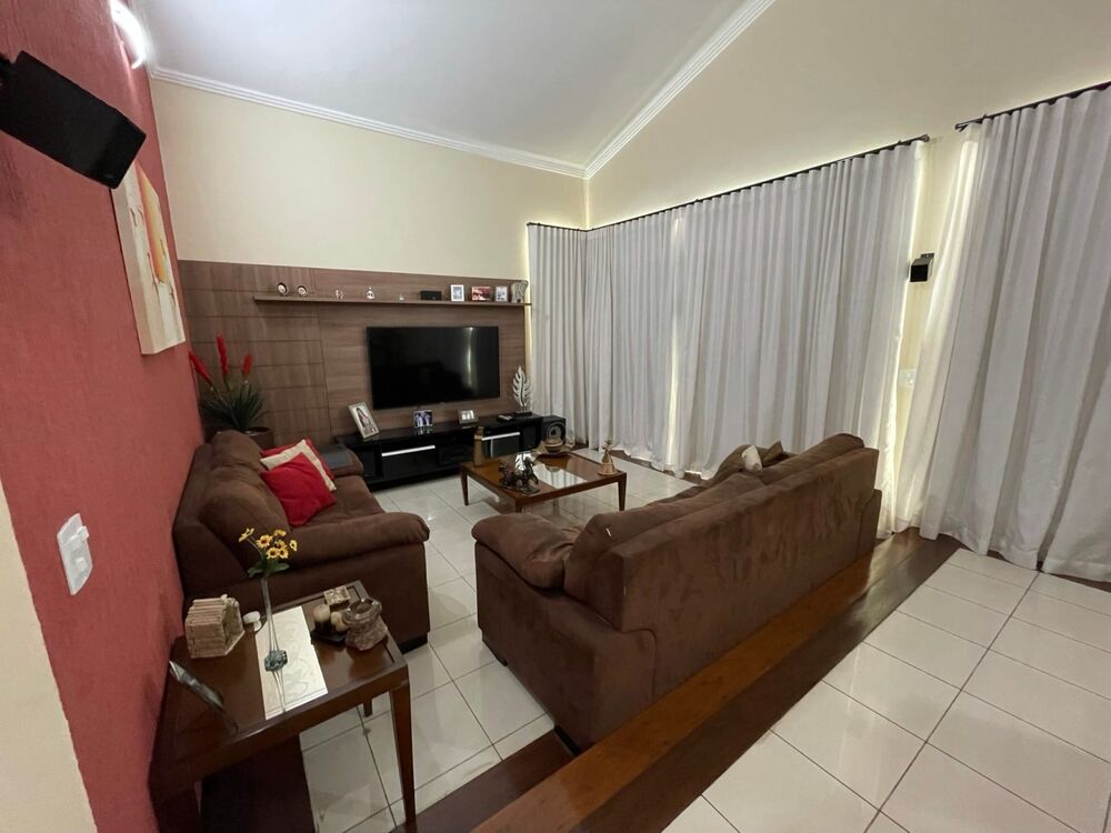Casa à venda com 3 quartos, 250m² - Foto 3