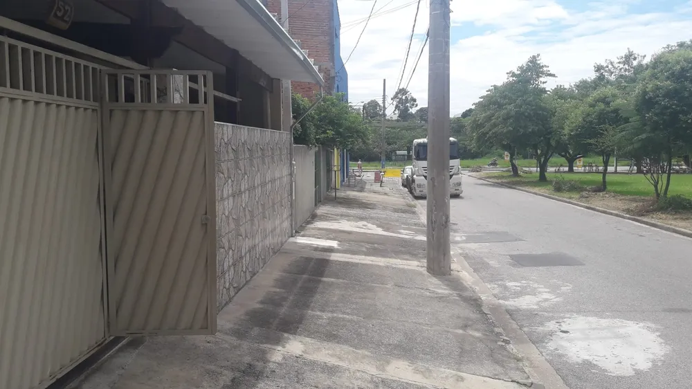 Casa, 2 quartos, 200 m² - Foto 1