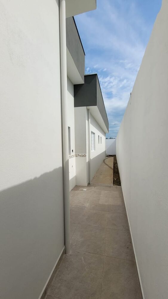 Casa à venda com 2 quartos, 60m² - Foto 4