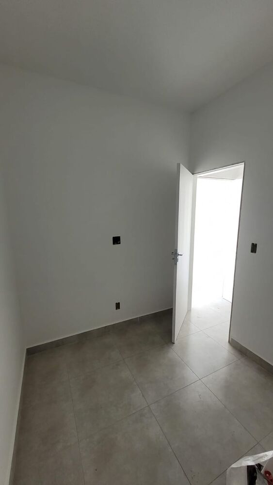 Casa à venda com 2 quartos, 60m² - Foto 11