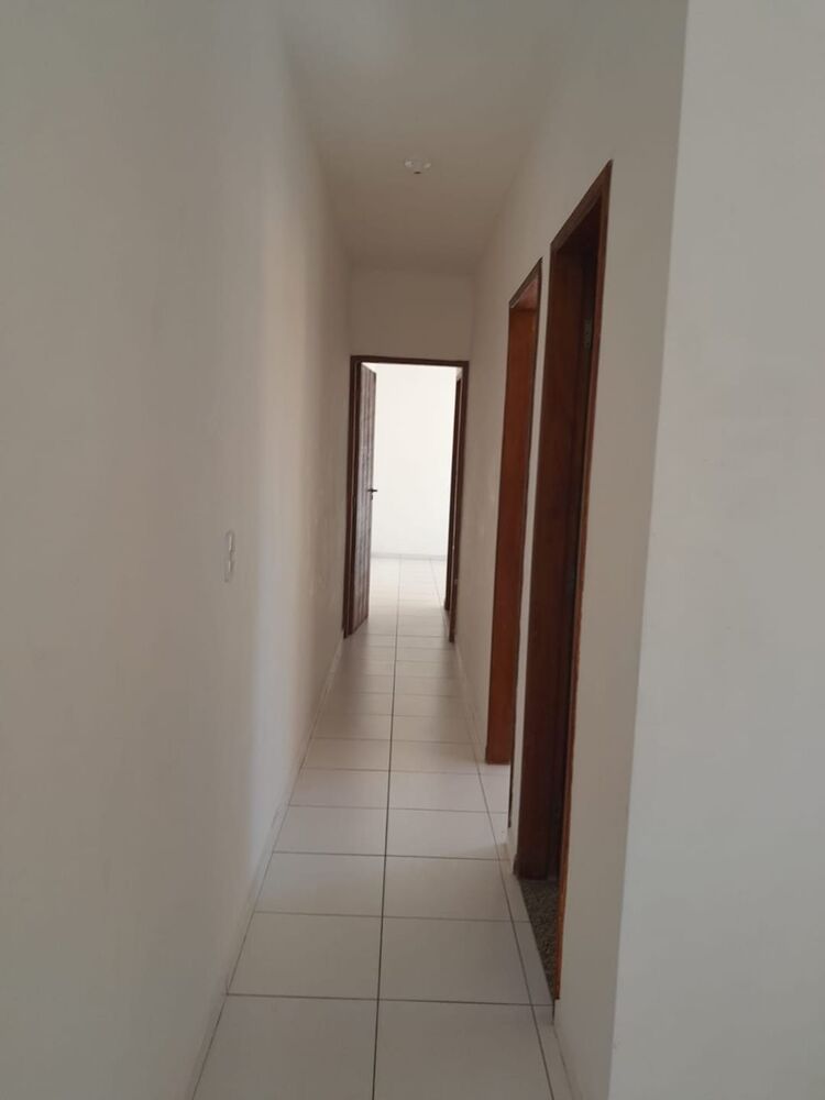 Casa à venda com 2 quartos, 77m² - Foto 2