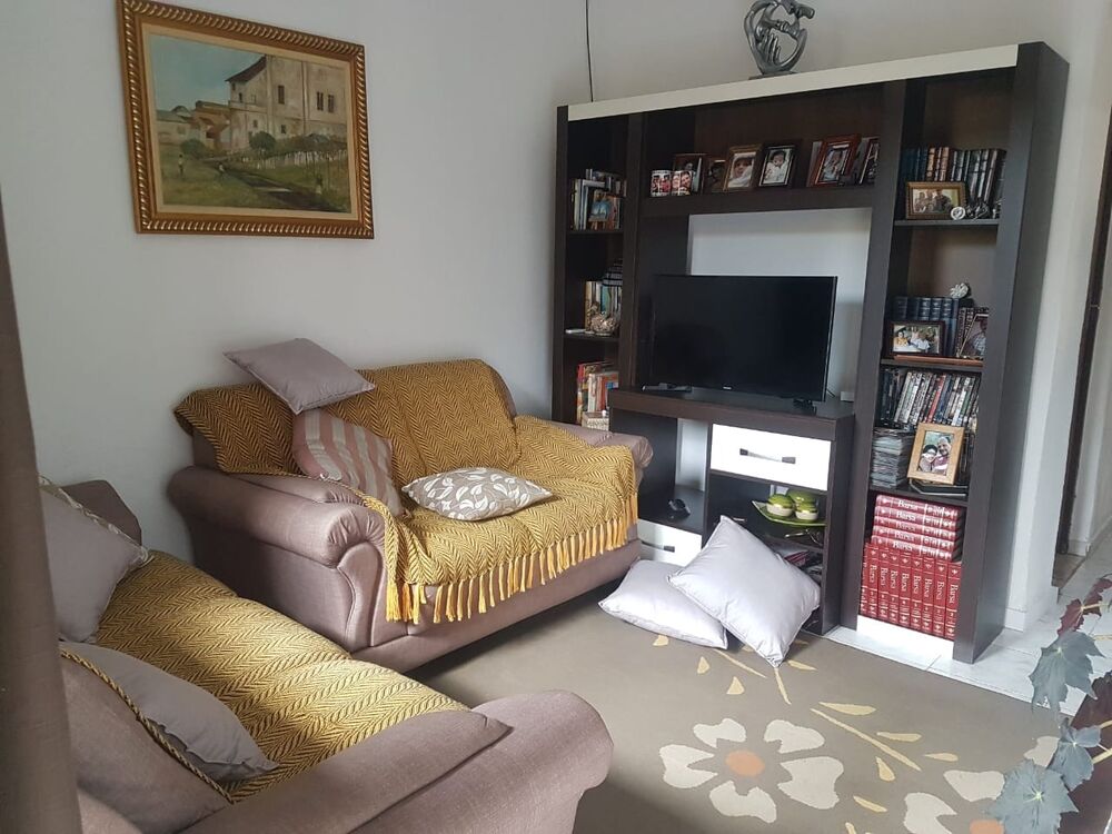 Casa à venda com 3 quartos, 100m² - Foto 2